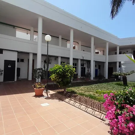 Island Village Heights Apartmán *