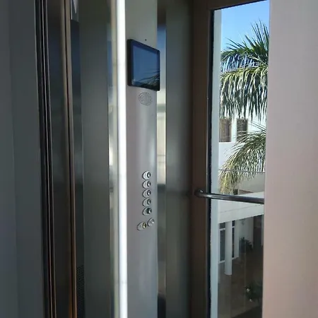 Island Village Heights Appartement *