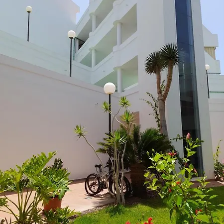 Island Village Heights