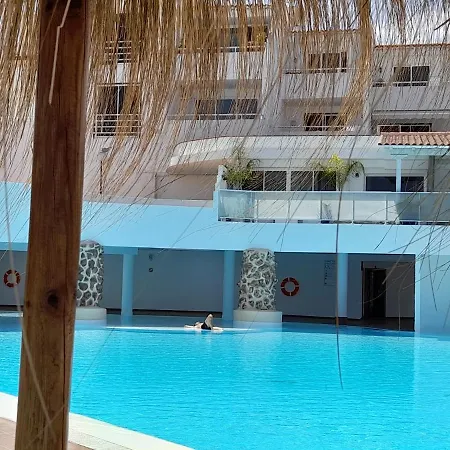 Island Village Heights Apartman