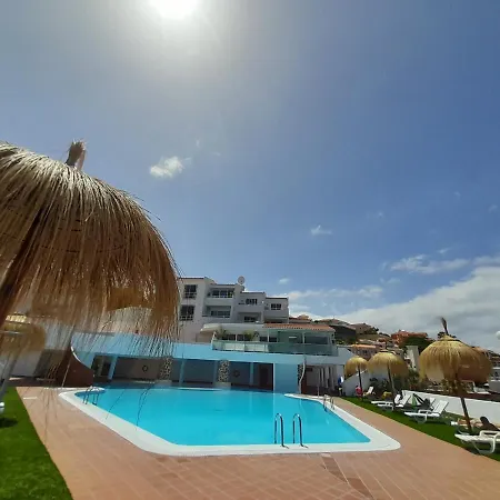 Island Village Heights * 아데제