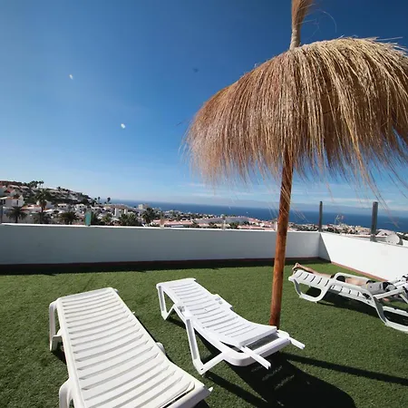 Апартаменти Island Village Heights *