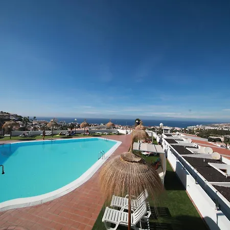 Island Village Heights Адехе