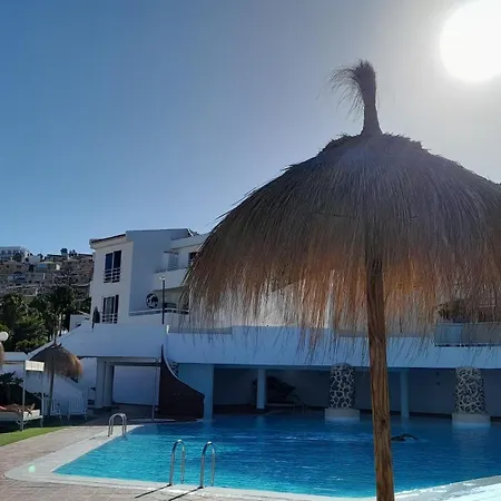 Апартаменти Island Village Heights *