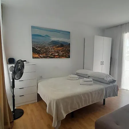 Island Village Heights Apartamento