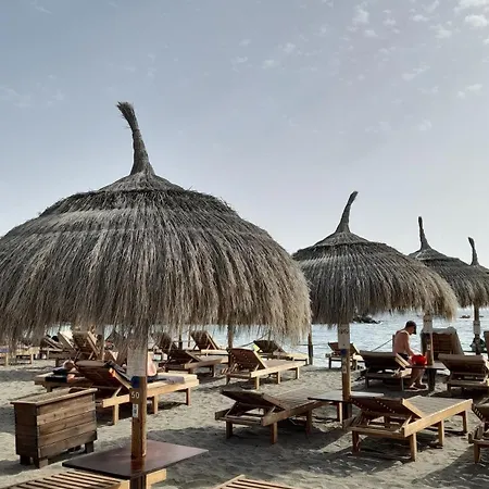 Island Village Heights * Адехе